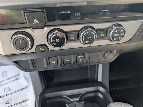 Used 2017 Toyota Tacoma SR5 w/ Tow Package AWD/4WD image 14