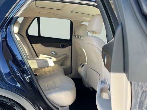 Used 2021 Mercedes-Benz GLC 300 4MATIC w/ Premium Package image 31