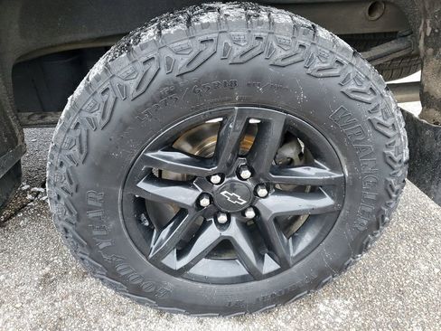 Used 2021 Chevrolet Silverado 1500 LT Trail Boss w/ Convenience Package II image 36