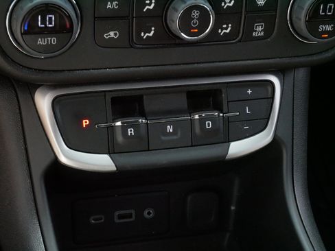 Used 2024 GMC Terrain SLE w/ Driver Convenience Package AWD/4WD image 24