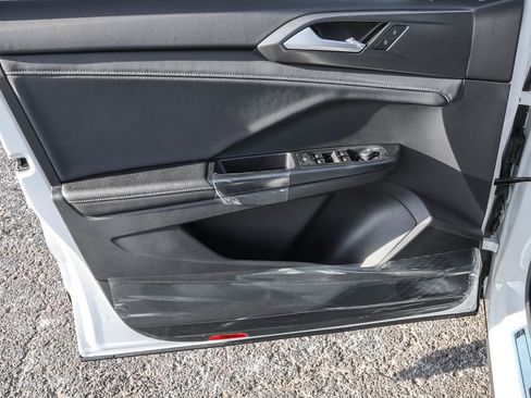 New 2026 Volkswagen Taos SE AWD/4WD image 32