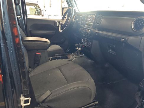 Used 2022 Jeep Wrangler Unlimited Sport w/ Sun And Sound Package AWD/4WD image 8