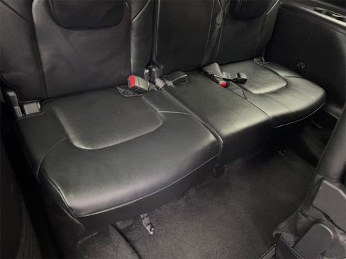 Used 2024 Nissan Armada SL image 40