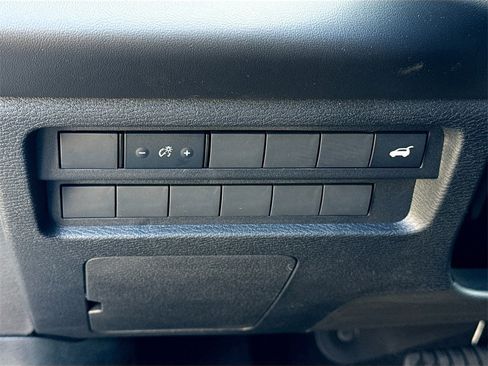 New 2025 Mitsubishi Outlander SE image 10