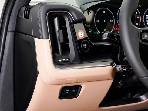 New 2026 Porsche Cayenne image 12