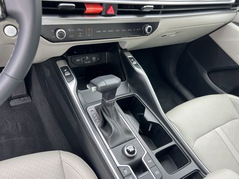 Used 2025 Kia Sorento S w/ Panoramic Sunroof Package image 30