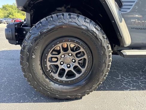 Used 2022 Jeep Wrangler Unlimited Rubicon w/ Xtreme Recon 35" Tire Package AWD/4WD image 10