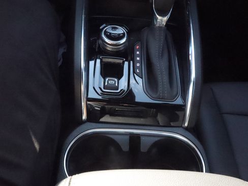 New 2025 GMC Canyon Elevation w/ Convenience Package image 15