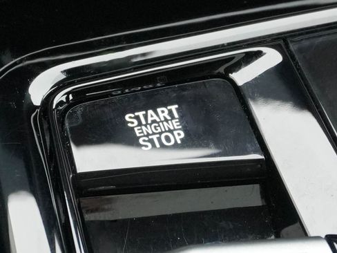 Certified 2025 BMW 530i xDrive w/ Premium Package image 25