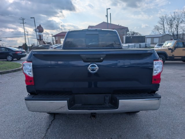 Used 2017 Nissan Titan SV AWD/4WD image 5