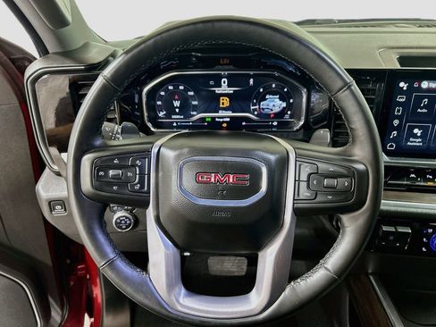 Used 2025 GMC Sierra 1500 SLT AWD/4WD image 9