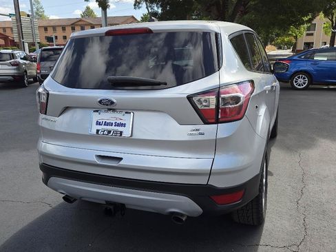Used 2017 Ford Escape SE AWD/4WD image 9