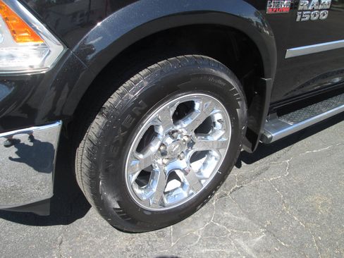 Used 2018 RAM 1500 Laramie w/ Convenience Group image 13