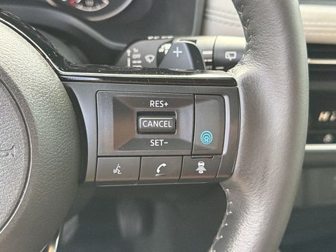 Used 2023 Nissan Rogue SV w/ SV Premium B Package image 27