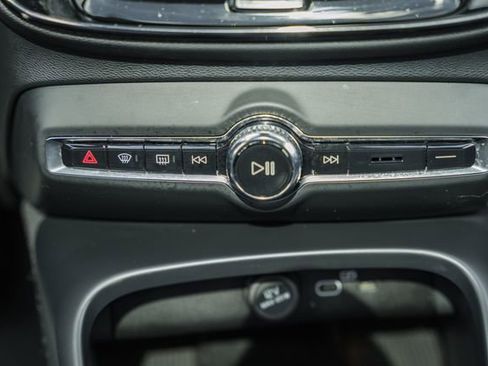 Certified 2023 Volvo XC40 B5 Ultimate w/ Protection Package Premier image 24