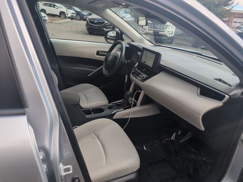 Certified 2023 Toyota Corolla Cross L image 17