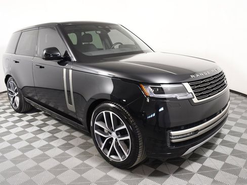Used 2025 Land Rover Range Rover SE image 8