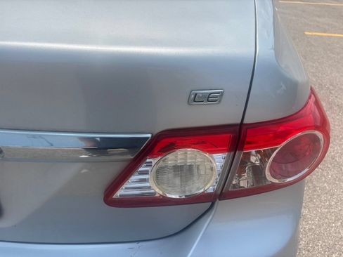 Used 2013 Toyota Corolla LE FWD image 27