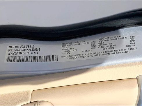 Used 2023 Jeep Grand Cherokee Limited image 32