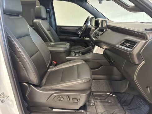 Certified 2024 Chevrolet Suburban Z71 w/ Luxury Package image 11