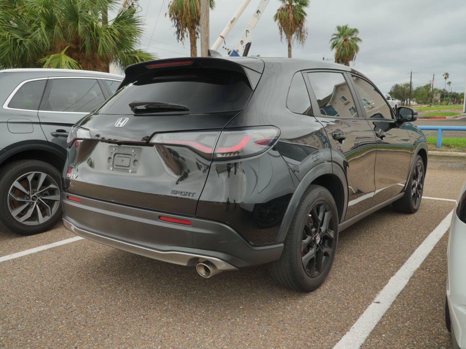 Used 2024 Honda HR-V Sport image 3