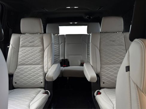 New 2026 Cadillac Escalade ESV Platinum Sport w/ LPO, ONYX Package image 17