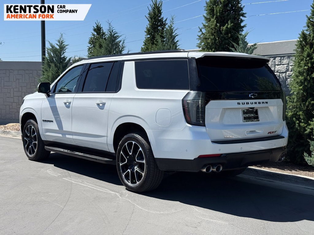 Used 2025 Chevrolet Suburban RST w/ RST Capability Package AWD/4WD image 5