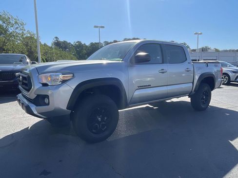 Used 2023 Toyota Tacoma SR5 RWD image 3