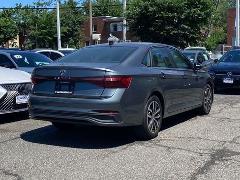 Certified 2025 Volkswagen Jetta SE FWD image 3