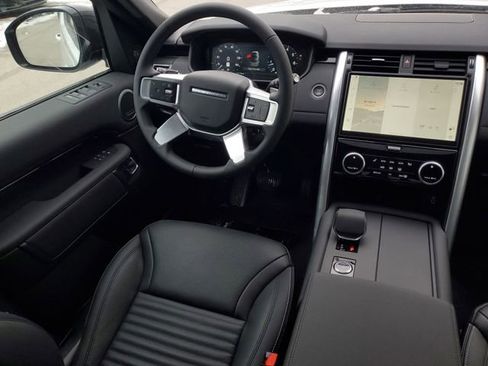 New 2026 Land Rover Discovery S AWD/4WD image 17