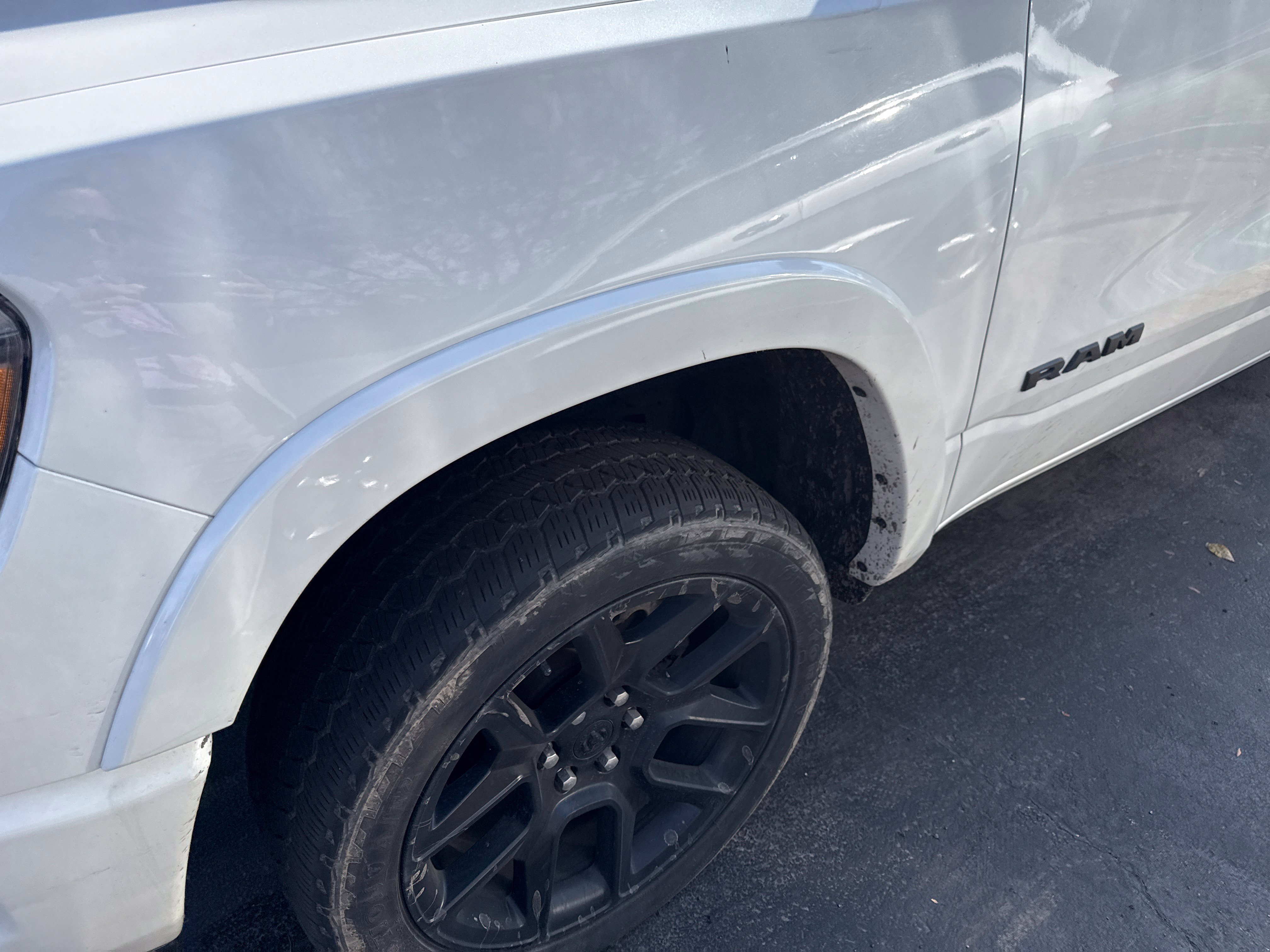 Used 2022 RAM 1500 Laramie AWD/4WD image 4