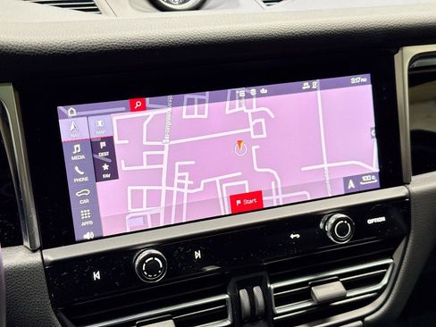 Used 2024 Porsche Macan Base image 16