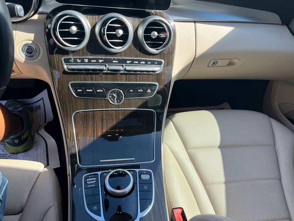 Used 2021 Mercedes-Benz C 300 Sedan image 30