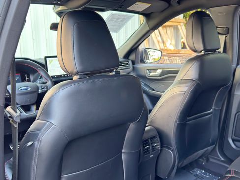 Used 2023 Ford Escape ST-Line w/ Tech Pack #1 FWD image 32