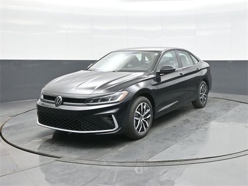 New 2026 Volkswagen Jetta SE image 3