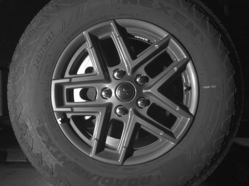 Used 2025 Nissan Rogue SV image 13