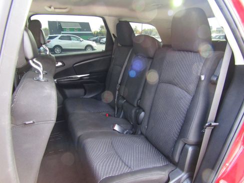 Used 2019 Dodge Journey SE w/ Premium Group image 21