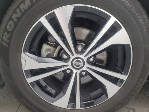 Used 2021 Nissan Sentra SV FWD image 31