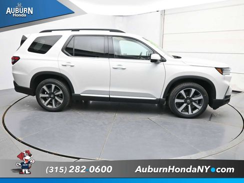 Used 2023 Honda Pilot Elite image 14