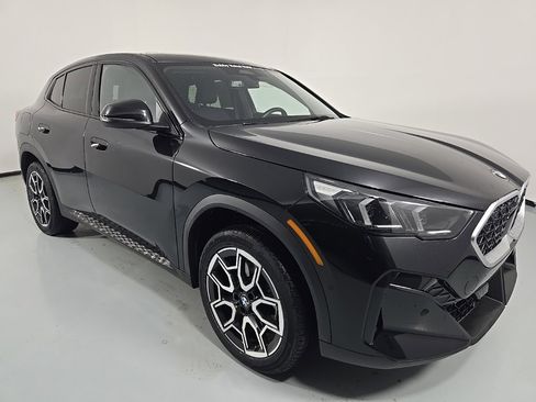 Certified 2025 BMW X2 xDrive28i w/ Convenience Package image 7