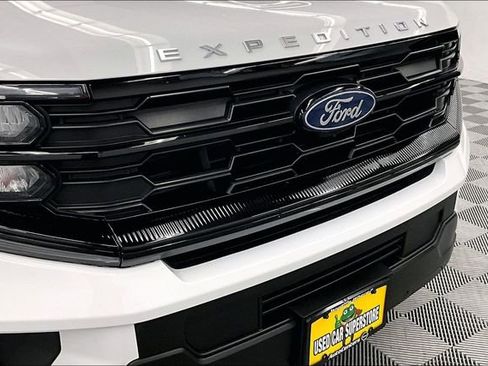 Used 2025 Ford Expedition Active AWD/4WD image 34