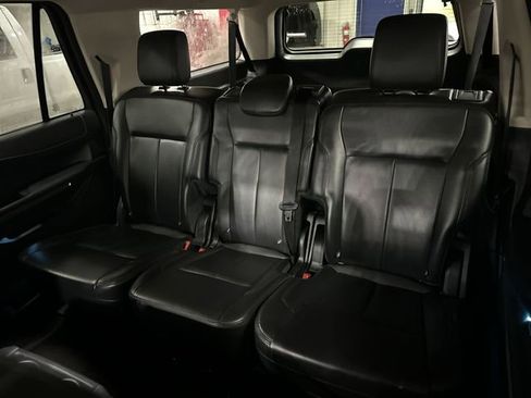 Used 2024 Ford Expedition Max XLT image 28