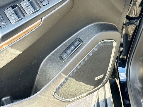 Used 2020 GMC Yukon Denali image 20