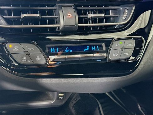 Certified 2022 Toyota C-HR XLE image 15