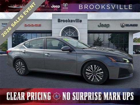 Used 2023 Nissan Altima 2.5 SV image 1