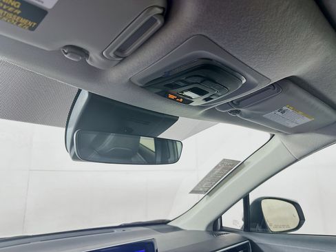 Used 2023 Toyota Corolla Cross XLE w/ Convenience Package AWD/4WD image 18