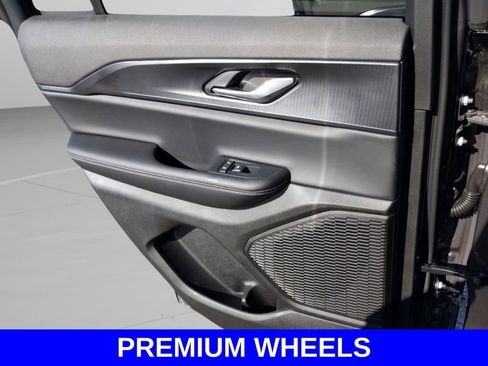 New 2025 Jeep Grand Cherokee Altitude RWD image 17