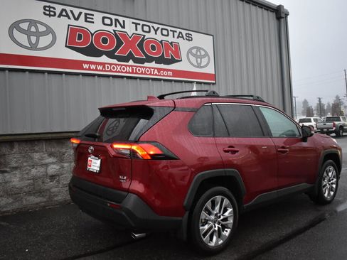 Certified 2025 Toyota RAV4 XLE Premium image 5