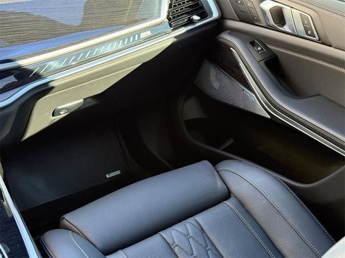 Used 2026 BMW X7 M60i w/ Executive Package image 15