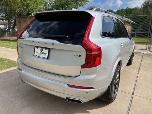 Used 2018 Volvo XC90 T6 Momentum w/ Convenience Package AWD/4WD image 11